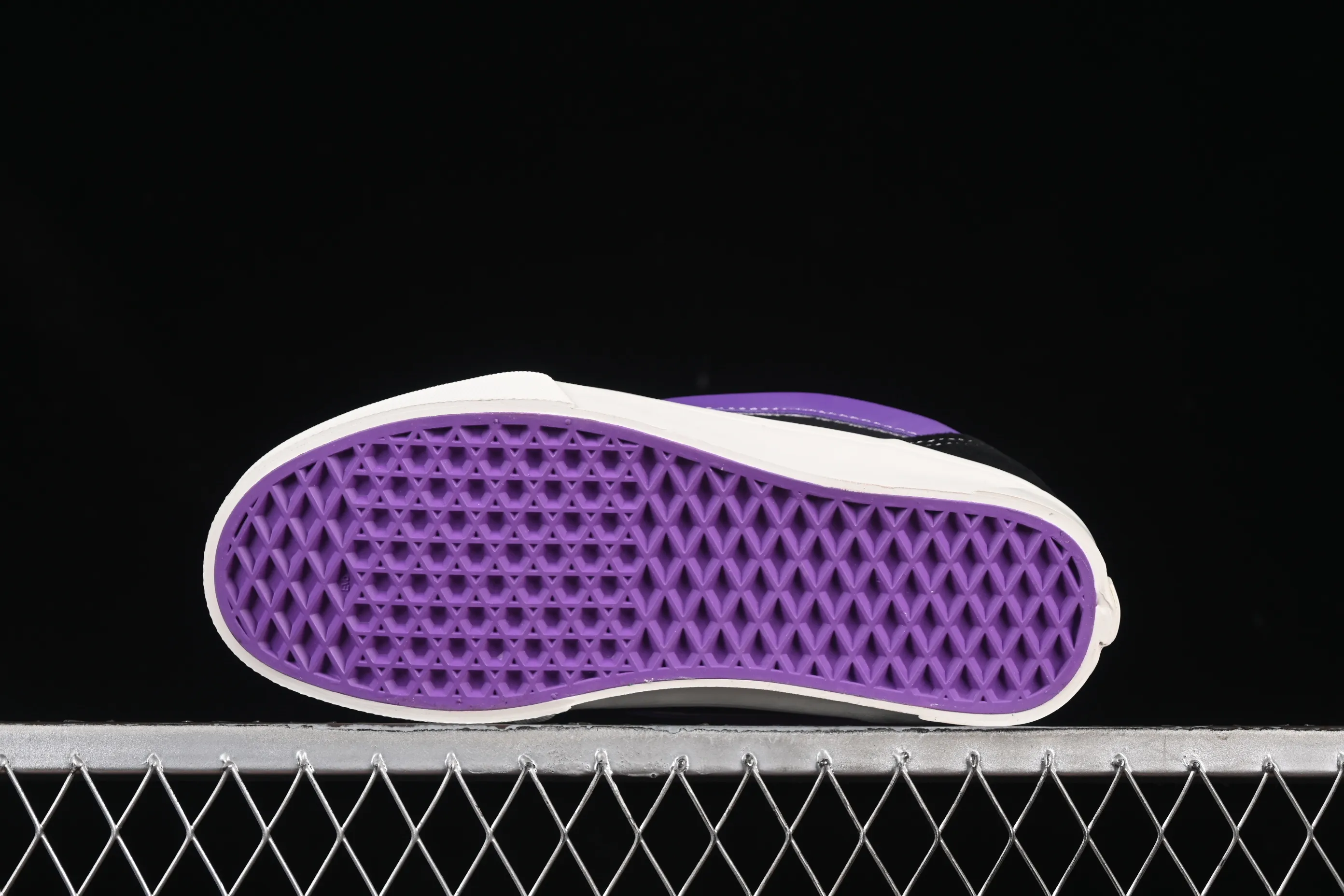All categories Vans Vans series Vans Low Vans low-top Vans Knu Skool Vans low-top retro casual fat bread shoes VN0009QCBLK